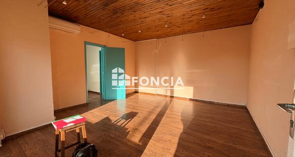 À vendre Local commercial 30.76 m² - Les Angles 30133