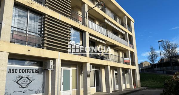 À vendre Local commercial 30.76 m² - Les Angles 30133