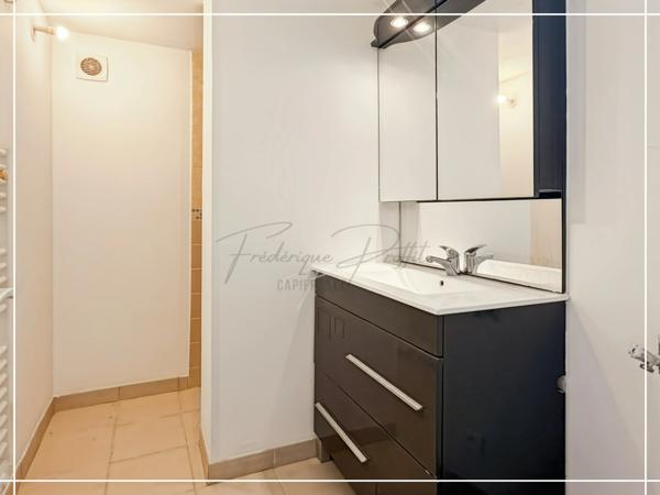 Local commercial avec studio attenant à vendre BERTHECOURT (60)