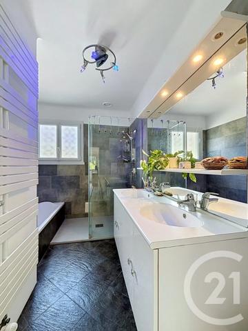 Maison à vendre  6 pièces - 180 m 2   LE CRES  - 34