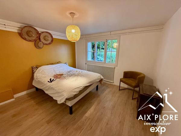 Maison T12 contemporaine de 265 m² sur parcelle de 1600 m² avec T3 indépendant