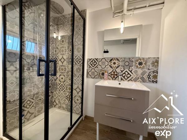 Maison T12 contemporaine de 265 m² sur parcelle de 1600 m² avec T3 indépendant