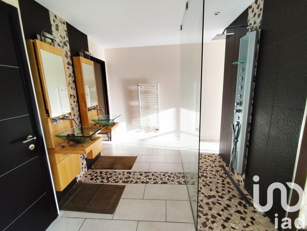 Maison d’architecte 6 pièces de 240 m² à Sainte-Marie (35600)