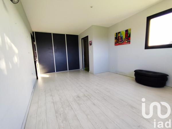 Maison d’architecte 6 pièces de 240 m² à Sainte-Marie (35600)