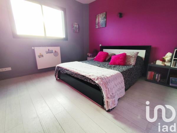 Maison d’architecte 6 pièces de 240 m² à Sainte-Marie (35600)