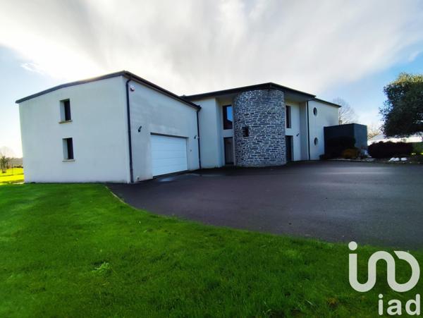 Maison d’architecte 6 pièces de 240 m² à Sainte-Marie (35600)