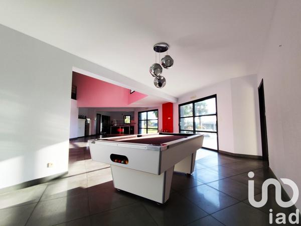 Maison d’architecte 6 pièces de 240 m² à Sainte-Marie (35600)