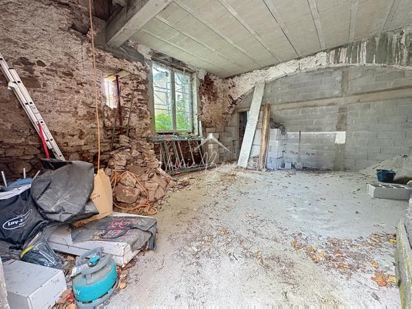 Vabres-l'Abbaye (12400) Grange en pierres à rénover avec jardin en un ou plusieurs logements !