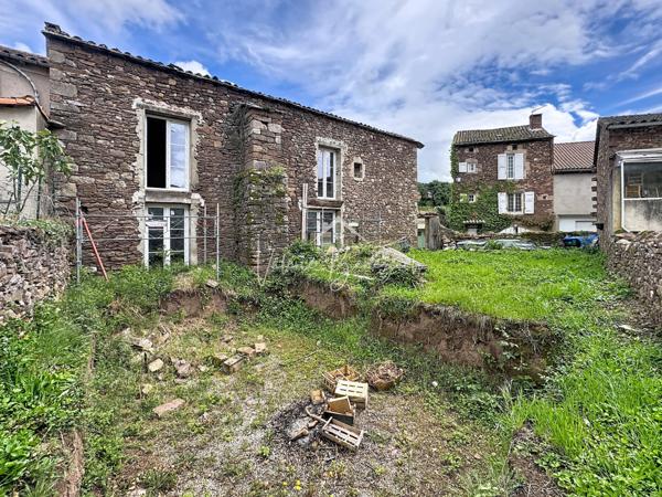 Vabres-l'Abbaye (12400) Grange en pierres à rénover avec jardin en un ou plusieurs logements !