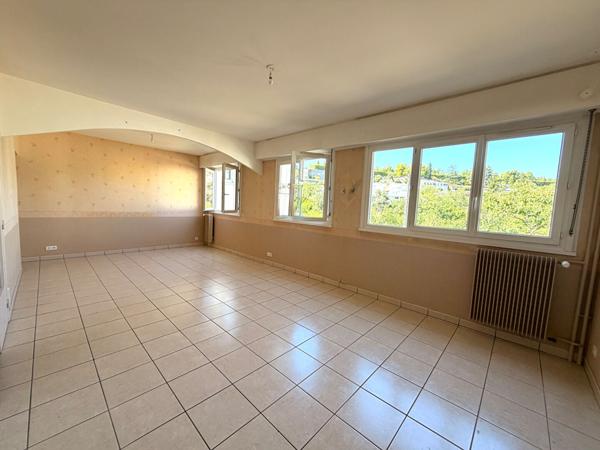 Appartement 4 pièces. Beaux volumes, résidence calme et verdoyante