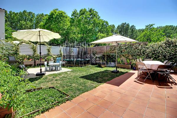 Maison T4 de 77 m² avec terrasse, garage et jardin à Fontblanche, Vitrolles