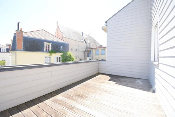 Maison à vendre  7 pièces - 273,72 m 2   VICHY  - 03