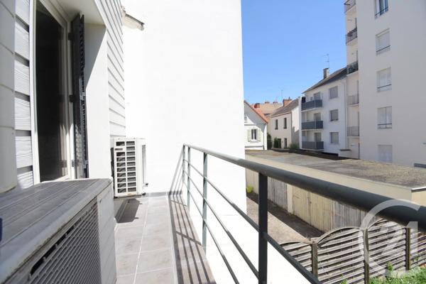 Maison à vendre  7 pièces - 273,72 m 2   VICHY  - 03