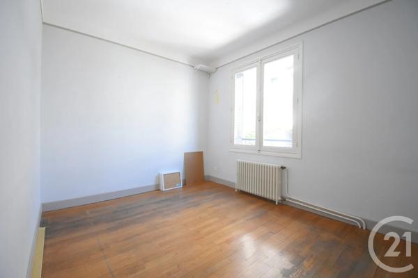 Maison à vendre  7 pièces - 273,72 m 2   VICHY  - 03