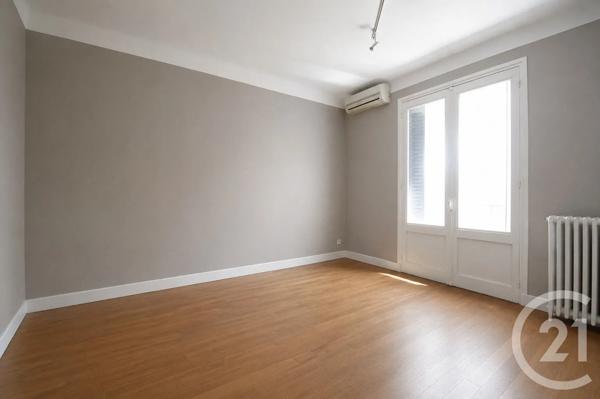 Maison à vendre  7 pièces - 273,72 m 2   VICHY  - 03