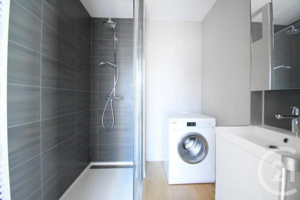 Maison à vendre  7 pièces - 273,72 m 2   VICHY  - 03
