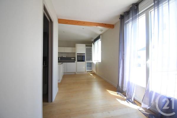 Maison à vendre  7 pièces - 273,72 m 2   VICHY  - 03