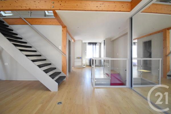 Maison à vendre  7 pièces - 273,72 m 2   VICHY  - 03