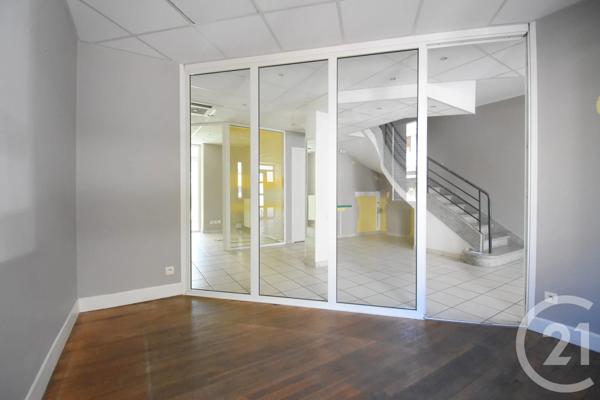 Maison à vendre  7 pièces - 273,72 m 2   VICHY  - 03