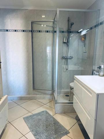 3 pièces lumineux au dernier étage – Quartier des Vespins, Cagnes-sur-Mer