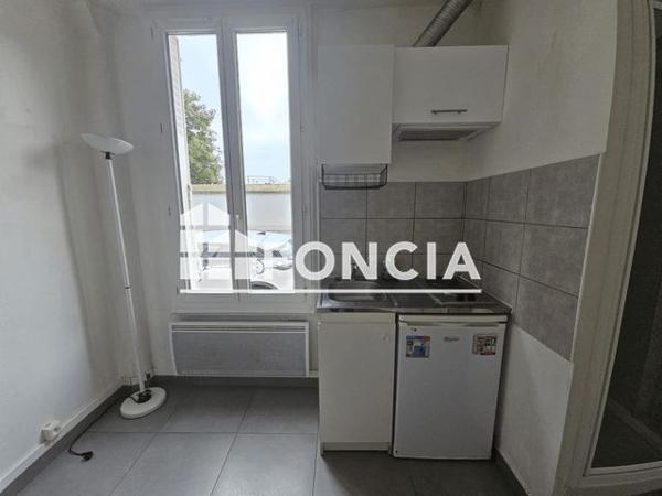 Location Studio 11.58 m² - 8 - 8 BIS RUE DE L'ARCHEVECHE Charenton Le Pont 94220