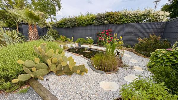 Jolie villa récente de plain-pied, très soignée