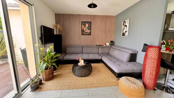 Jolie villa récente de plain-pied, très soignée