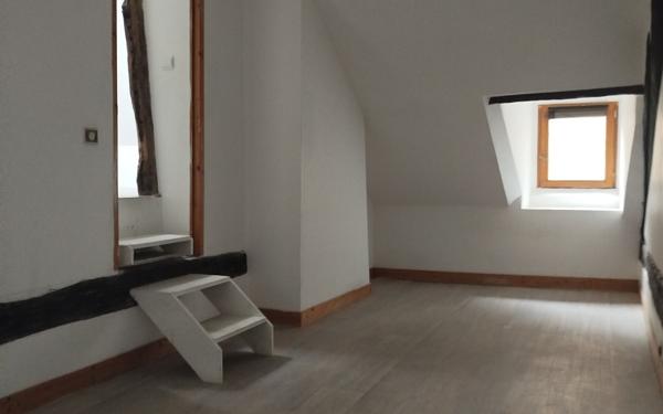 Maison à vendre    3 pièces •  Châtillon-Coligny