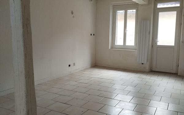 Maison à vendre    3 pièces •  Châtillon-Coligny