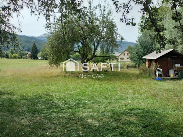 Maison de 98m² sur 2 niveaux avec terrasse d'été , abri de jardin,sur 1500m² de terrain