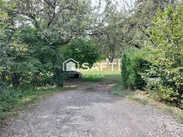 Maison de 98m² sur 2 niveaux avec terrasse d'été , abri de jardin,sur 1500m² de terrain