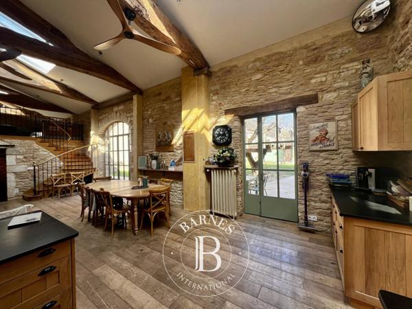 Givry, Maison de village 8 Chambres -  386 m² à vendre