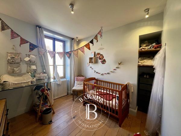 Givry, Maison de village 8 Chambres -  386 m² à vendre