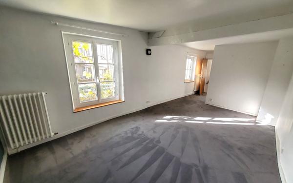 Maison à vendre    5 pièces • 145 m2 Crécy-la-Chapelle