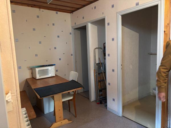 Immeuble de ville à restaurer. Fort potentiel