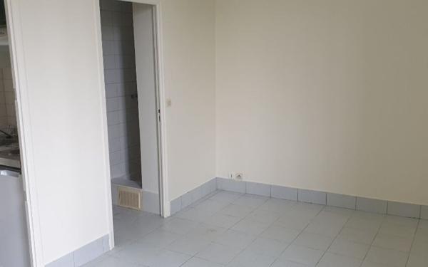 Appartement à louer    1 pièce •  Aubervilliers