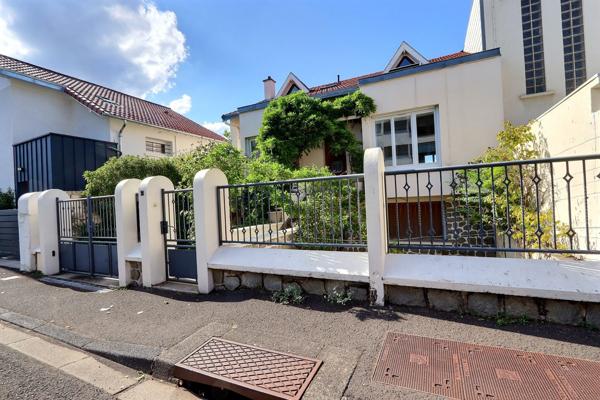 EXCLUSIVITE CHAMALIERES, belle villa avec 6 chambres, garage et jardin