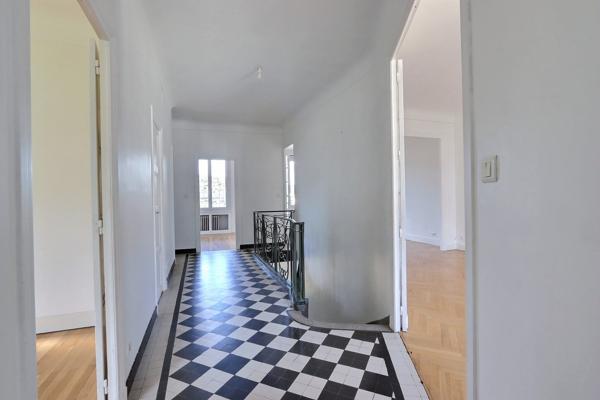 EXCLUSIVITE CHAMALIERES, belle villa avec 6 chambres, garage et jardin
