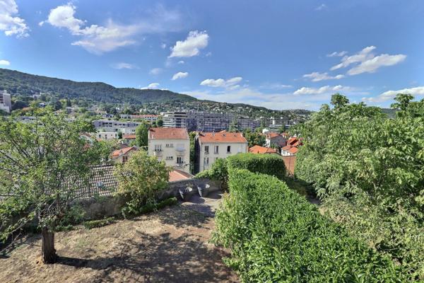 EXCLUSIVITE CHAMALIERES, belle villa avec 6 chambres, garage et jardin