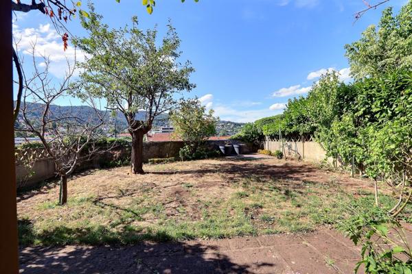 EXCLUSIVITE CHAMALIERES, belle villa avec 6 chambres, garage et jardin