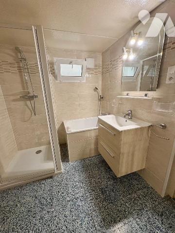 CUCQ, proche de toutes commodités, venez découvrir cette charmante maison de 140m².

Elle se ...