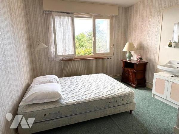 CUCQ, proche de toutes commodités, venez découvrir cette charmante maison de 140m².

Elle se ...