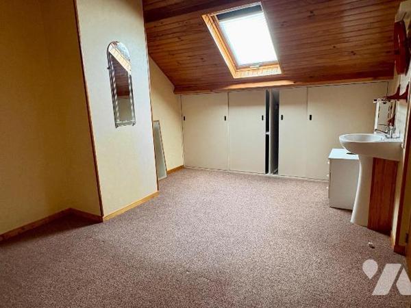 CUCQ, proche de toutes commodités, venez découvrir cette charmante maison de 140m².

Elle se ...