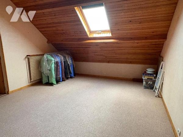 CUCQ, proche de toutes commodités, venez découvrir cette charmante maison de 140m².

Elle se ...