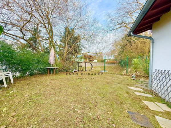 Parking
        
        - 32 m² Exclusivité 135 000 € *