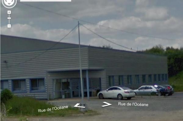 Location - LOCAL D'ACTIVITE 2400 m 2