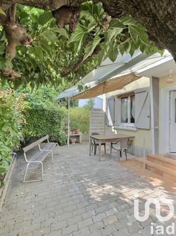 House for sale 5 rooms 106 m² Villeneuve