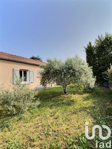 House for sale 5 rooms 106 m² Villeneuve