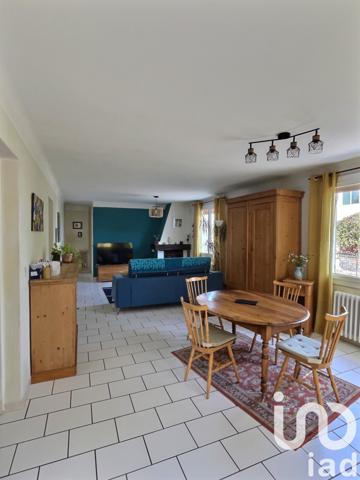 House for sale 5 rooms 106 m² Villeneuve