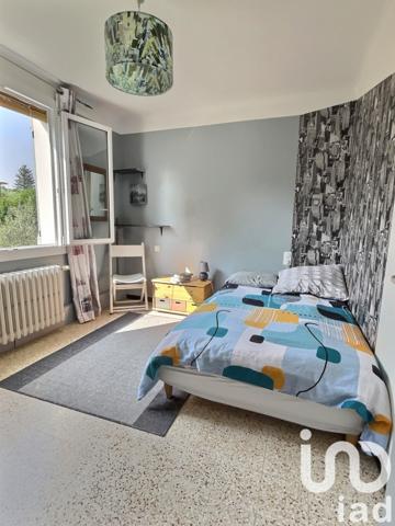 House for sale 5 rooms 106 m² Villeneuve